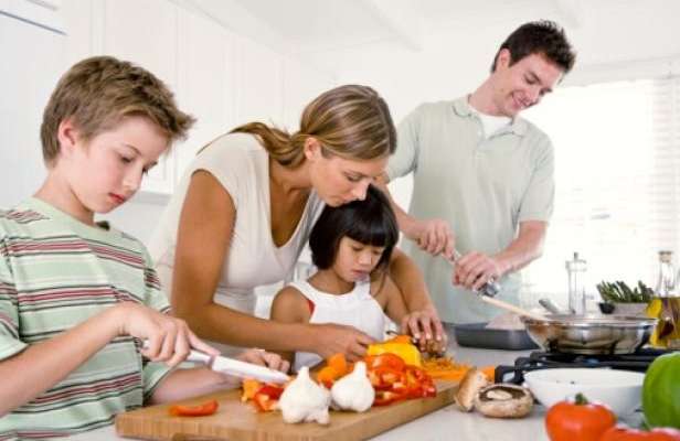 Tarefas domésticas ajudam no desenvolvimento de crianças e adolescentes